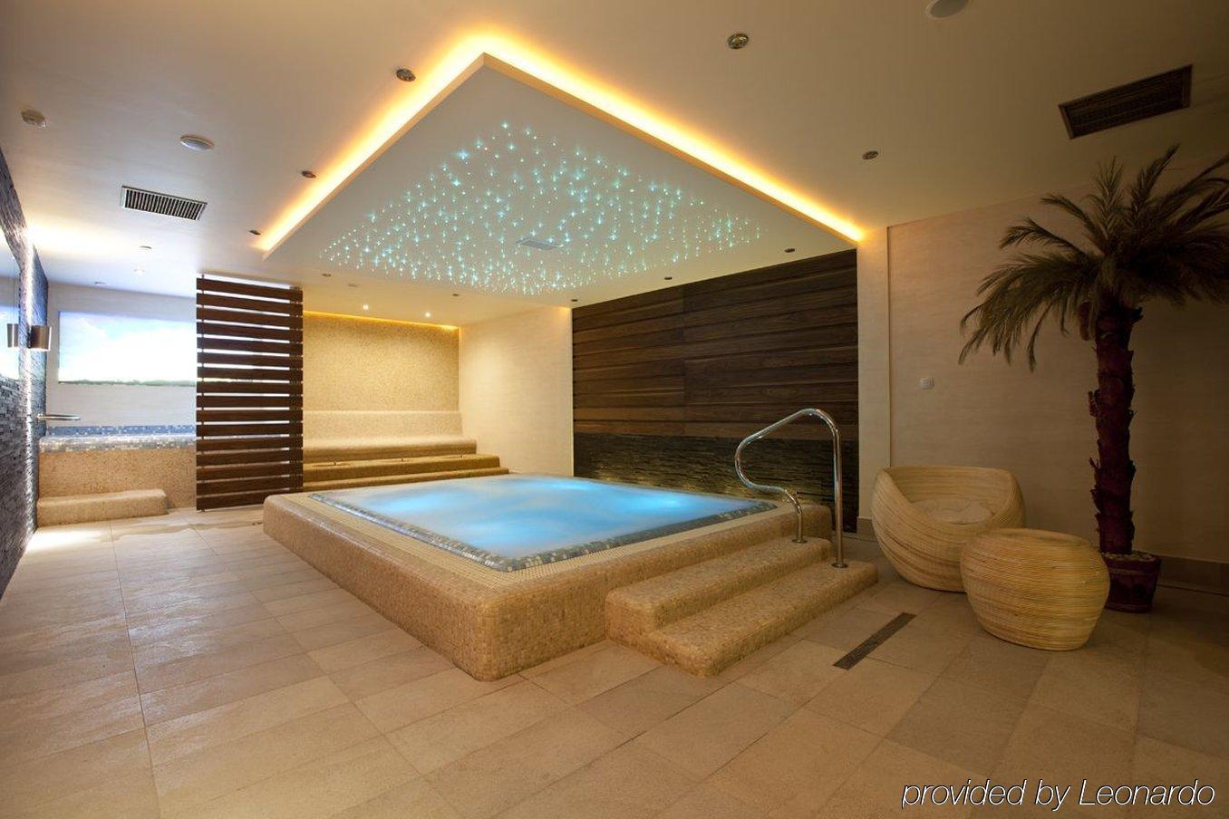 Arena Hotel Spa & Wellness ตือคือ ภายนอก รูปภาพ